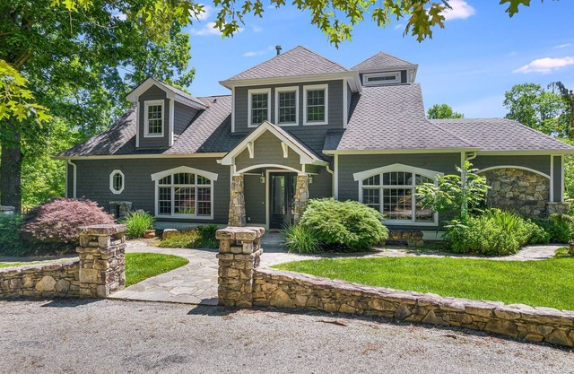 Superbe maison haut de gamme avec étang privé, jardins, 9 acres et VUES!