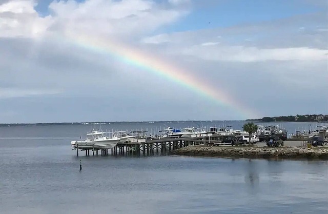 Waterfront 2-bedroom SF house at the NC coast. Pet friendly w/ views of sound.