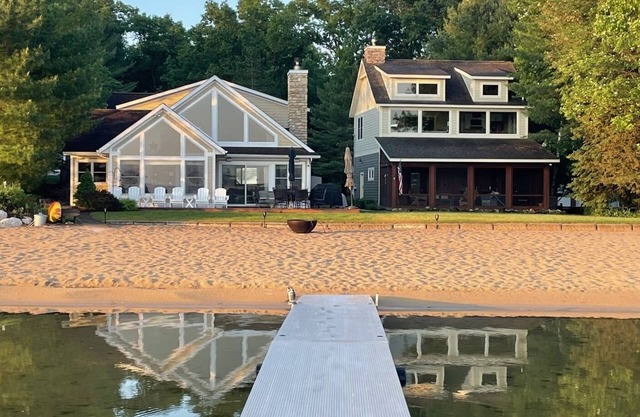 2 private beachfront homes on all sports lake, 5 bedrooms+loft sleep 18.