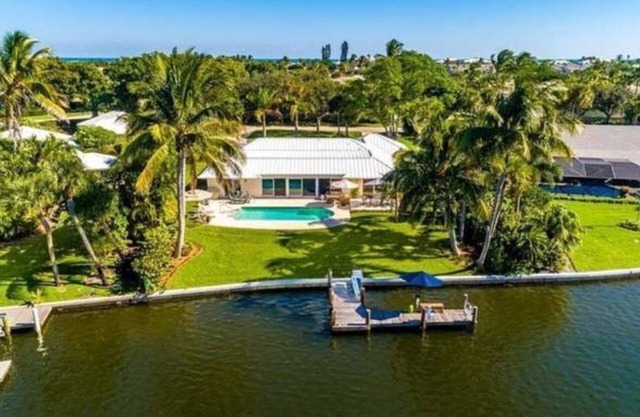 Chalet exquis au bord de la rivière à Vero Beach, en Floride.