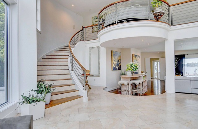 Spacious 5-bedroom villa with WiFi and AC in serene Virginia Beach