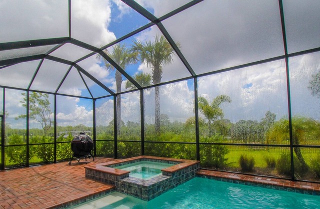 Waterfront, Amazing Pool, Near Beach, Blue Marlin Cottage