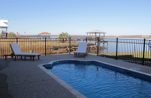 Waterfront Bayhouse con piscina