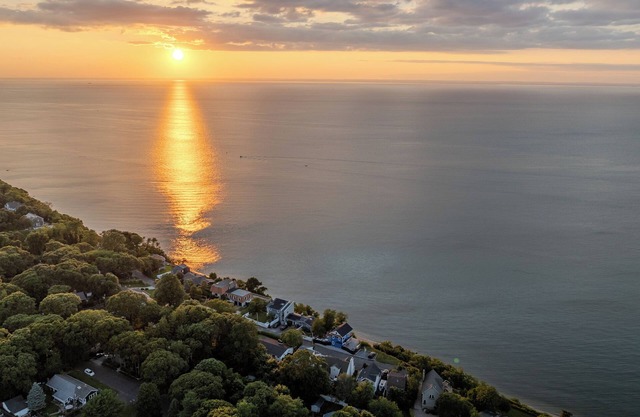 Waterfront Beach House - Vues incroyables sur l'eau, naturelles et calmes, vignobles et fermes