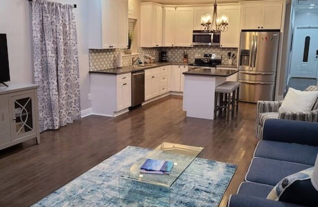 Waterfront Beauty 5 Beds 2 Bath HTD Pool Boat Slip