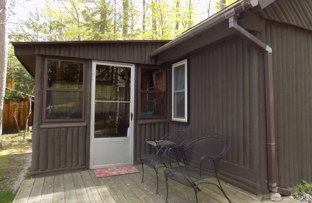 Waterfront Bellaire Style Cabins à 20 minutes du centre-ville de Traverse City - Cabine # 2