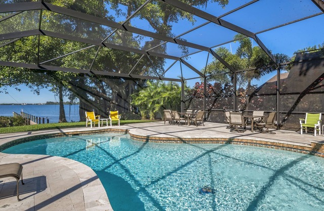PLANTATION HOUSE sur la baie de Palma Sola
