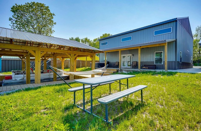 Waterfront Buckeye Lake Vacation Rental w/ Hot Tub