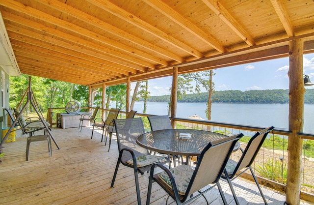 Lakeside Bull Shoals Lake Cabin w / Deck + Vues!