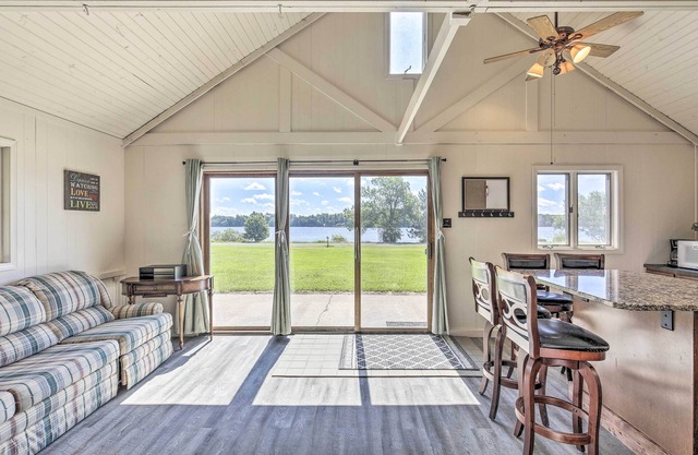 NOUVEAU! Bord du lac Butternut Home avec quai privé