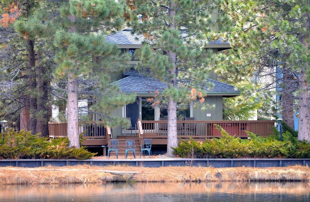 Cabane au bord de l'eau avec spa sur le lagon de Tahoe Keys