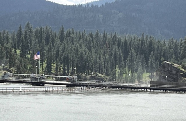 Waterfront Cabin in the center of Thompson Falls!!