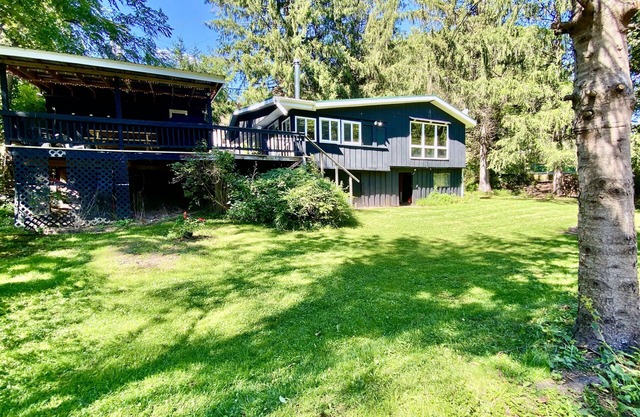 Waterfront Cabin Walkable to Everything!