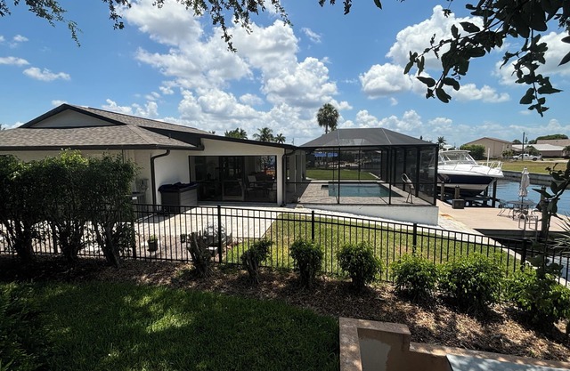 Intercoastal Canal Home. Boat Dock, Fishing, Heated Pool