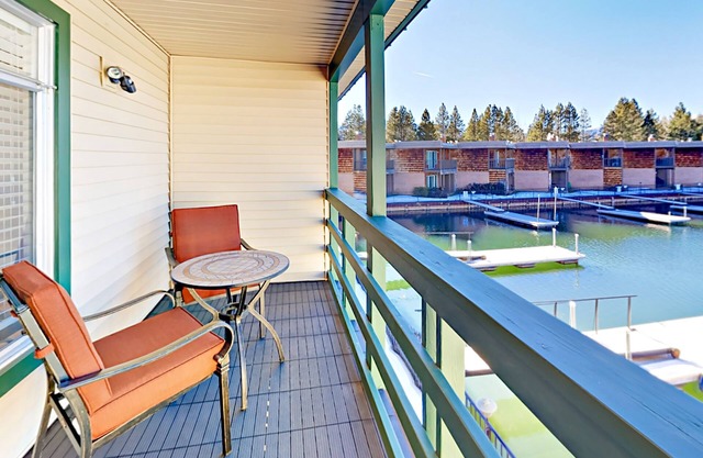 Waterfront Condo - Close to Camp Richardson & Heavenly