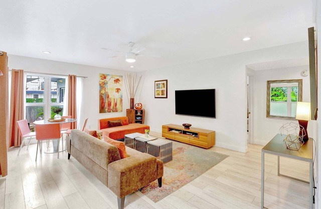 320-1 Las Olas Boulevard