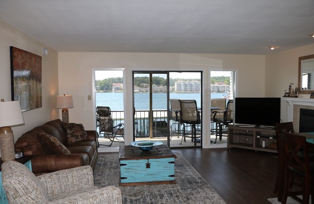 Waterfront Condo, de superbes vues et super bien situé.
