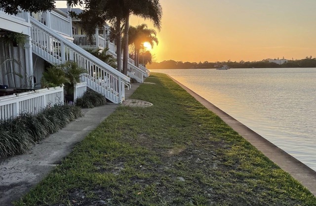 Waterfront condo with incredible views! Pet friendly.
