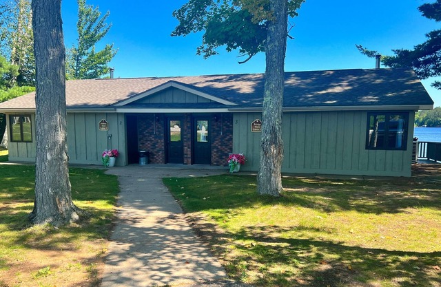 Waterfront condos with pools, athletic courts, game room, grills & fireplaces