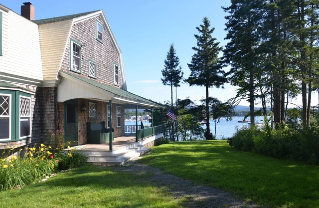 Waterfront Cottage, Nouvellement rénové 100 Year Old Accueil