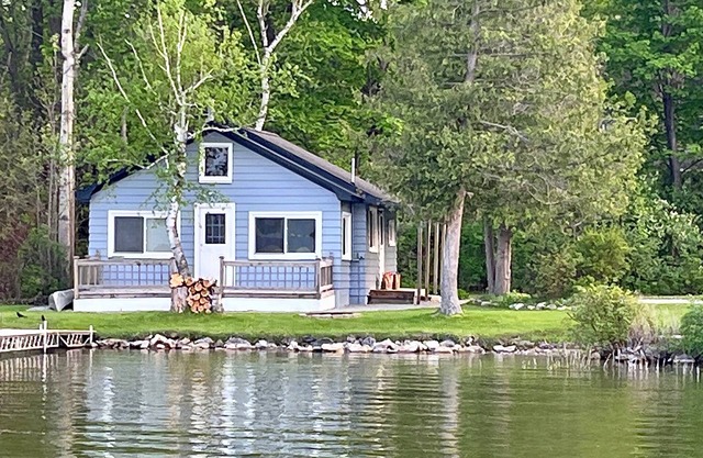 Charmante maison sur le lac Long
