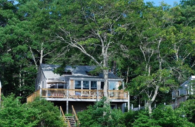 Bord de l'eau chalet sur le lac privé avec Dock