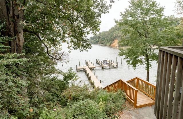 CHALET BORD DE L'EAU SUR SEVERN - VUES ÉTONNANTES - À MINUTES DU CENTRE-VILLE D'ANNAPOLIS