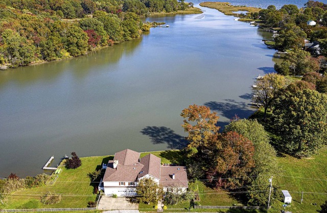 Waterfront Deale Home w/ Hot Tub + Bay Access