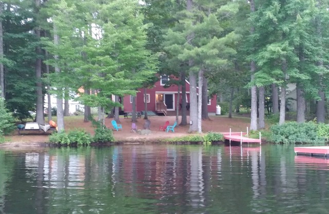 WATERFRONT DOG FRIENDLY 3 BR 2 BATH YEAR ROUND HOME