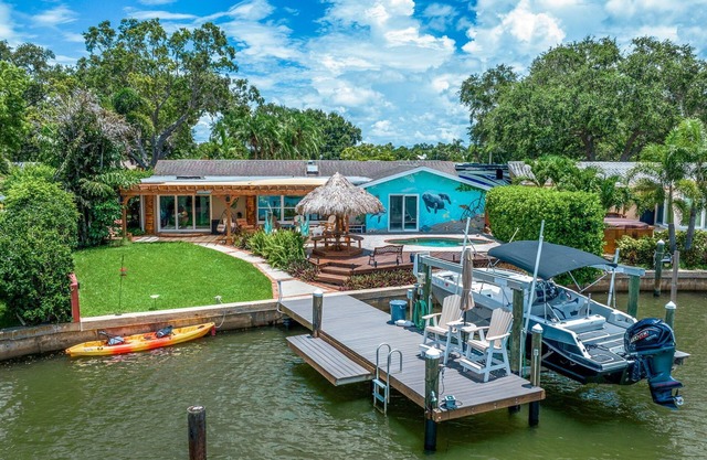 Luxury Beach House on the Water with POOL.