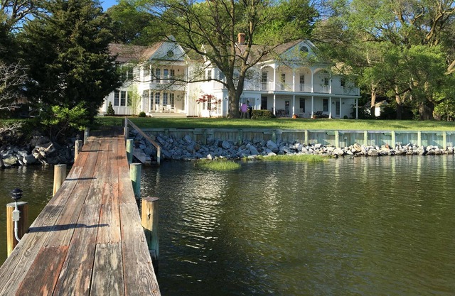 Waterfront Estate w / Pool, Dock, Coucher de soleil près de St. Michaels, 18 personnes