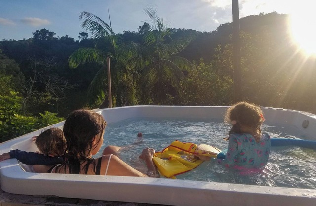 Farm on the water, 80 km from SP, swimming pool and Jacuzzi