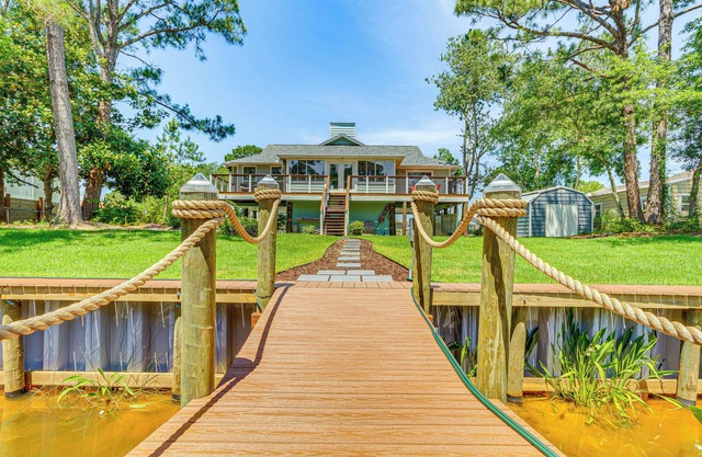 Unique Milton Home avec foyer, kayak, quai et grill