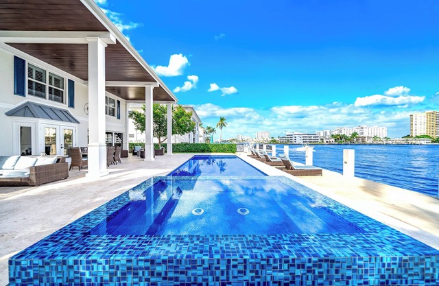 Waterfront Gem! Heated Pool+HotTub! Close 2 Beach!