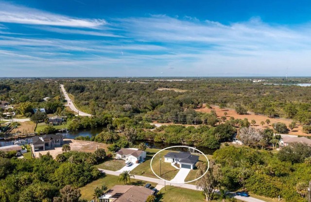 Waterfront Gem, kayak, fish, restaurants close by