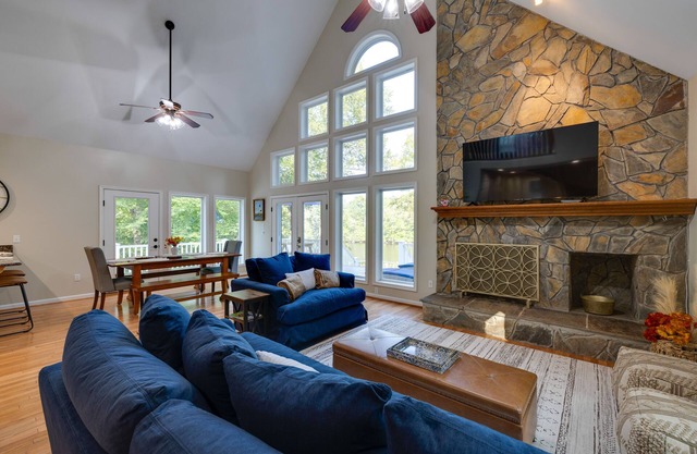 Waterfront Hartfield Vacation Rental w/ Dock!