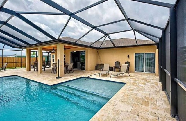 Waterfront Heated Pool near Venice and Siesta beaches