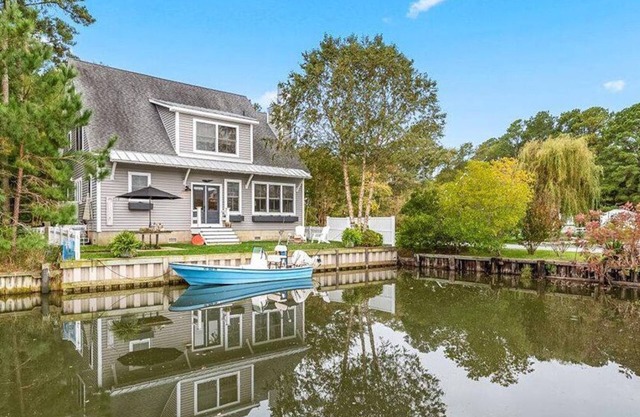 Waterfront Home & Golf Getaway - Close to the Boardwalk and Assateague