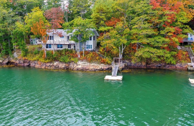 Waterfront home in Brunswick, ME