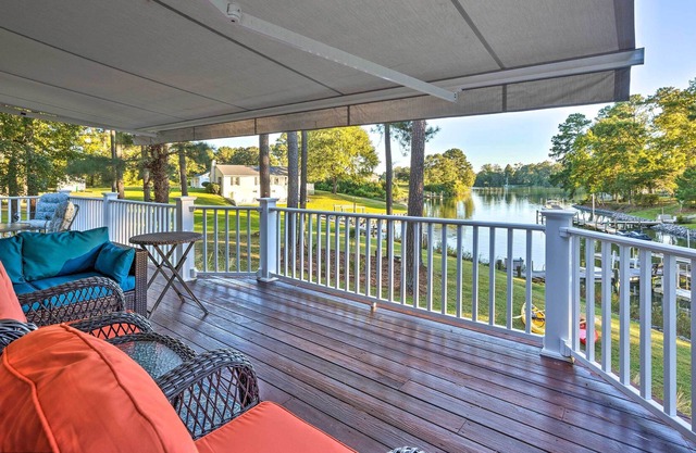 Waterfront Home in Quiet Cove: Kayaks On-Site