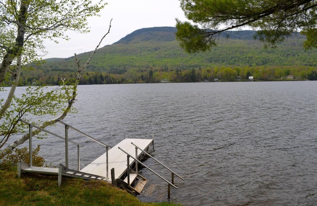 Accueil Waterfront sur le lac de Elmore - Détendez-vous et profiter de quatre saisons loisirs