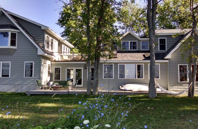 Maison au bord de l'eau sur le lac Ontario