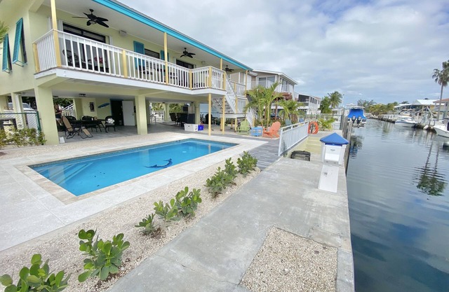 Waterfront home perfect for fishing, water sport, fam fun in Marathon FL keys