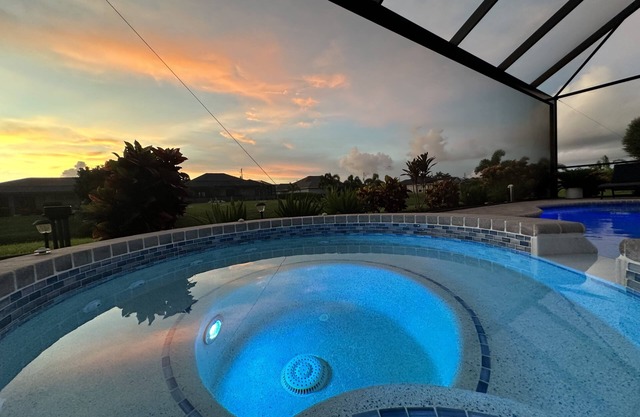 Experience Tropical Luxury at Casa Del Sol – Your Waterfront Paradise Awaits!