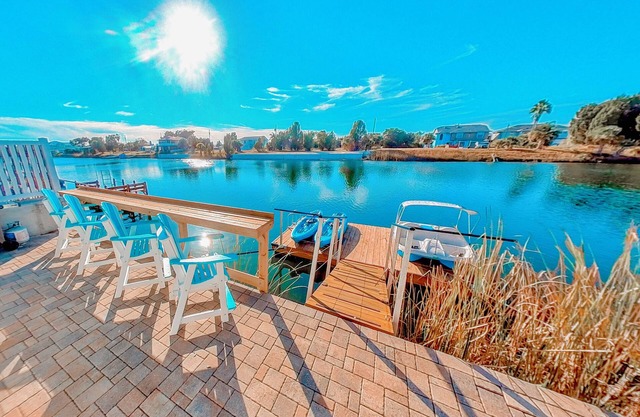 Waterfront Home - GameRoom / Saltwater Pool / Tropical Sunsets / Fish / Swim