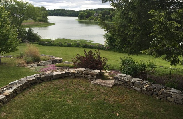 Maison au bord de l'eau avec de magnifiques couchers de soleil surplombant la rivière Damariscotta