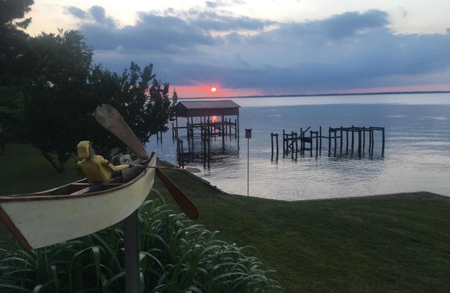 Waterfront Home avec Pier sur la plage d'Albemarle