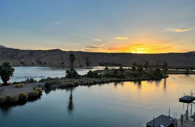 Waterfront House on the Colorado River