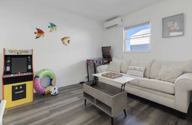Waterfront House ,Heated Pool, Kayak