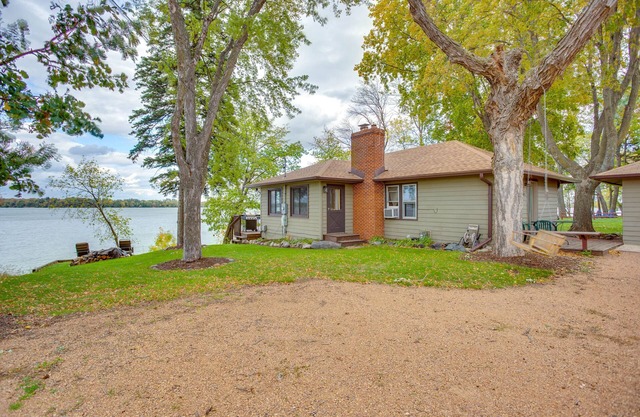 Waterfront Howard Lake Vacation Rental w/ Dock